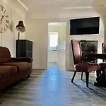 Westwood/ Brentwood/Santa Monica/Ucla Hostel